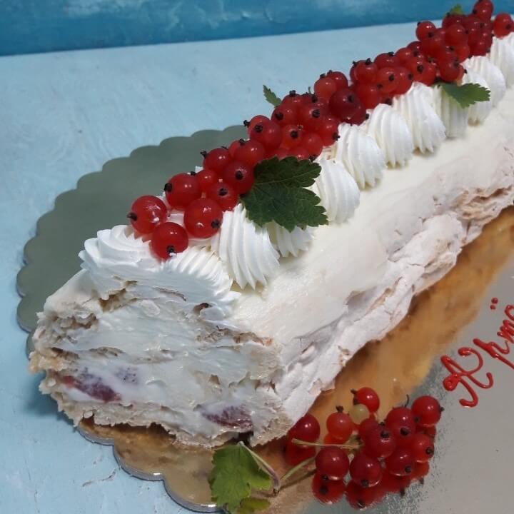 моренговый рулет с кремом из маскарпоне